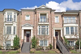 Building Photo - 4631 Regent Manor Dr