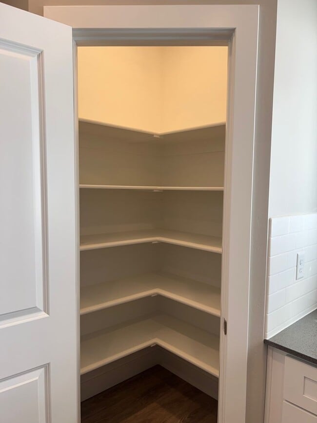 Building Photo - Townhome in Cedar Bend HOA