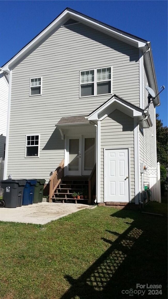 Building Photo - 13019 W Douglas Park Dr