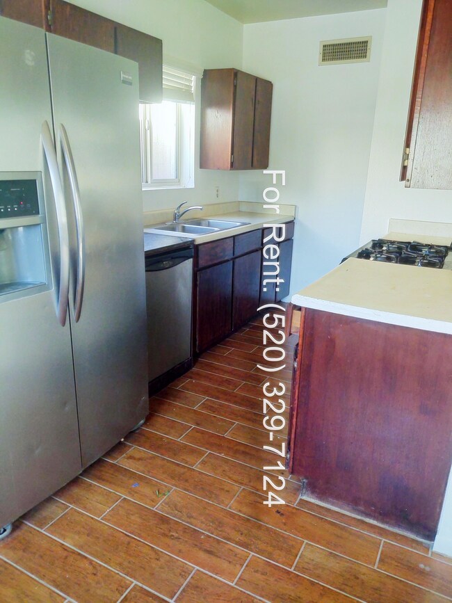 Foto del edificio - 3406 E Blacklidge Dr