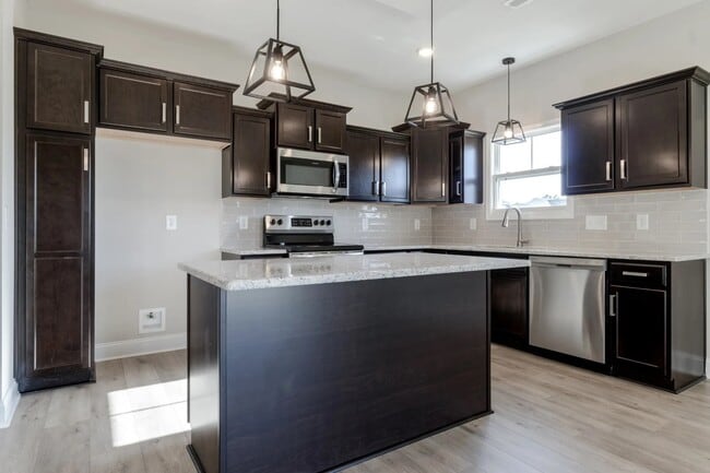 Building Photo - 205 Notgrass Rd