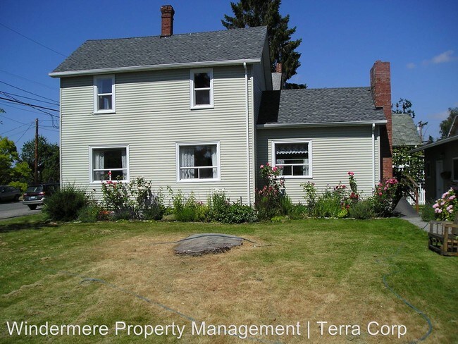 Building Photo - 3 br, 1 bath House - 613 South 2nd Street
