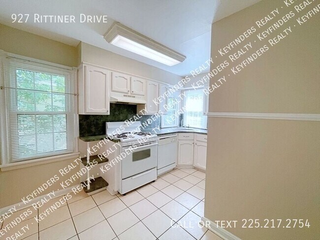 Building Photo - 927 Rittiner Dr
