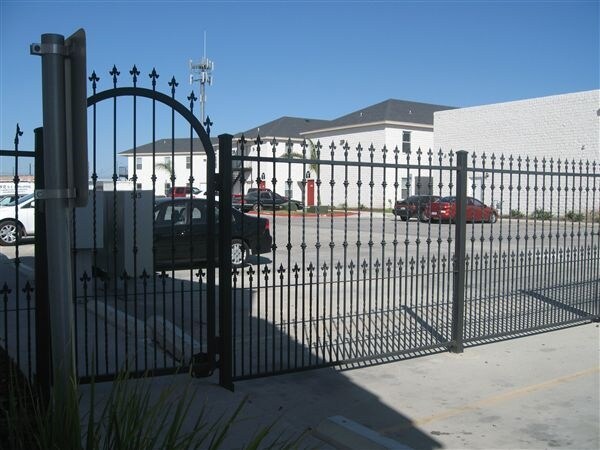 Building Photo - 515 E Pike Blvd