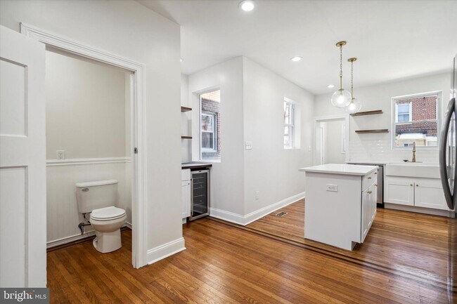 Building Photo - 6825 N 18th St