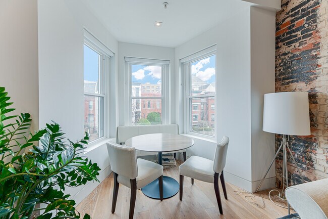 Foto del edificio - 1713 15th St NW