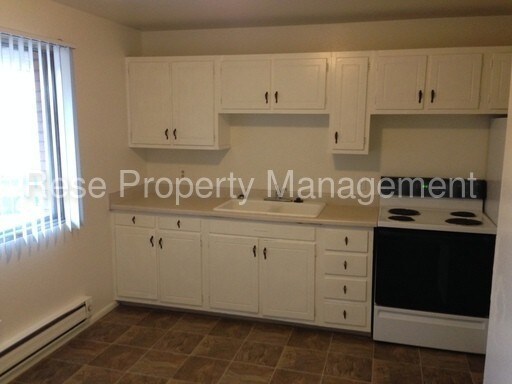 Building Photo - AMAZING LOCATION! GREAT PRICE!