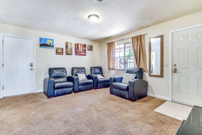 Foto del edificio - 110 Pasco Dr