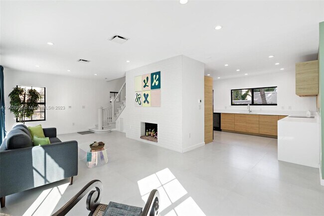 Foto del edificio - 151 NE 43rd St