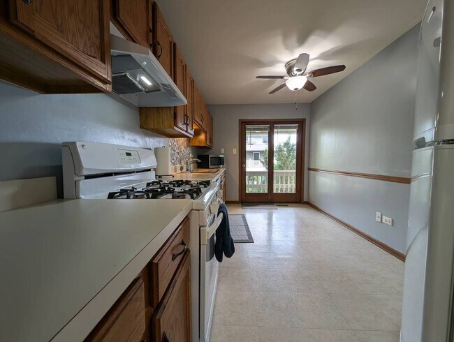 Building Photo - 9200 Drummond Dr