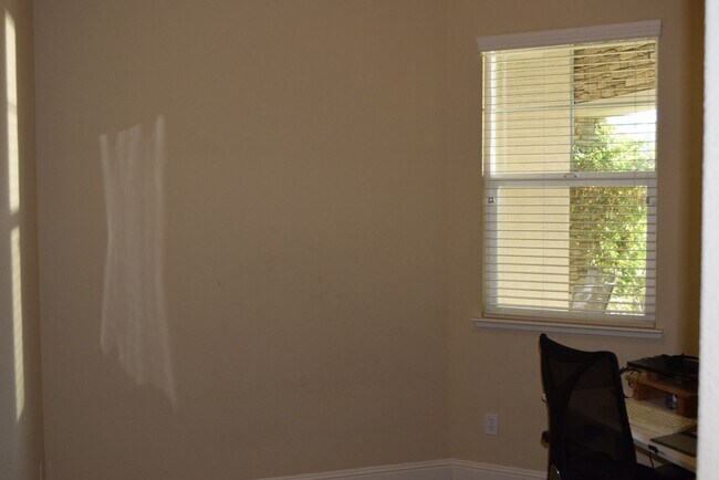 Foto del edificio - Gorgeous Newer 4 Bedroom in Highly sought after Riata Empire Ranch Community!