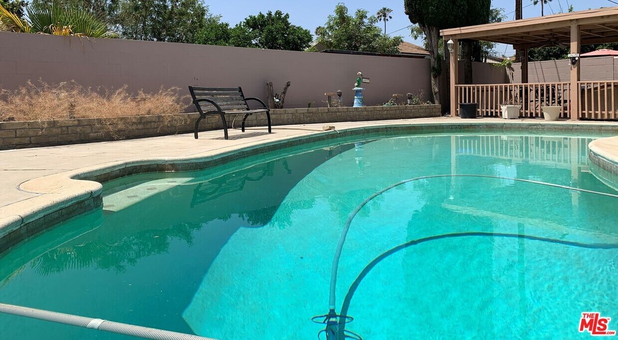 Foto principal - 17143 Athol St
