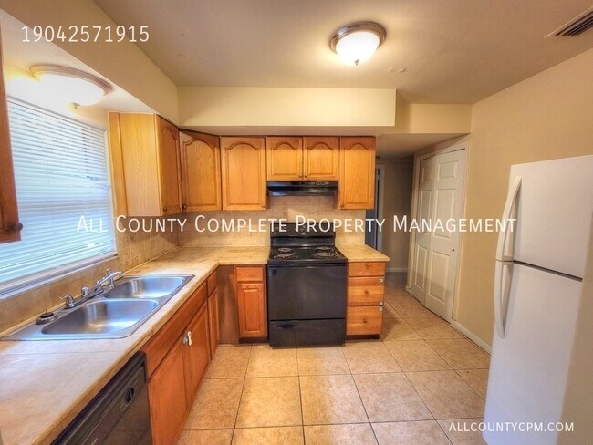 Foto del edificio - 7463 Canaveral Rd