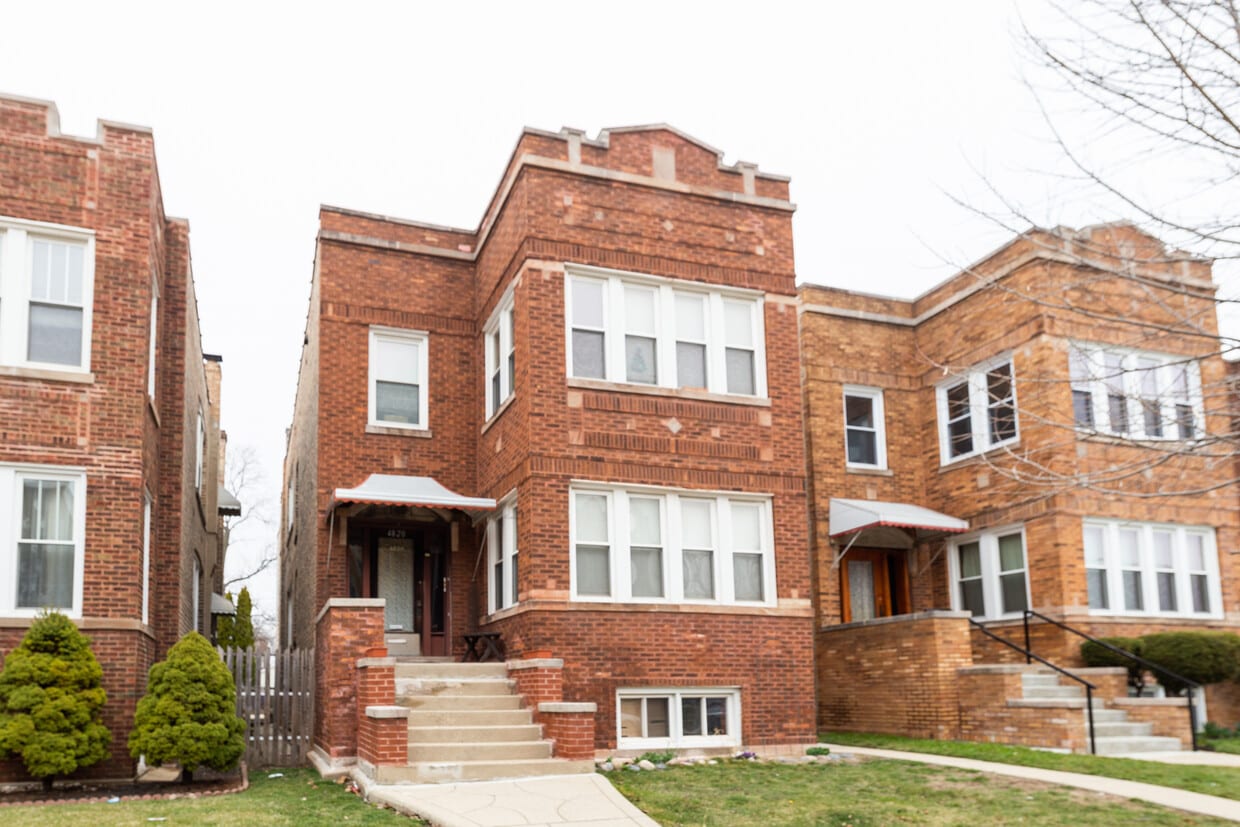Primary Photo - 4820 W Roscoe St