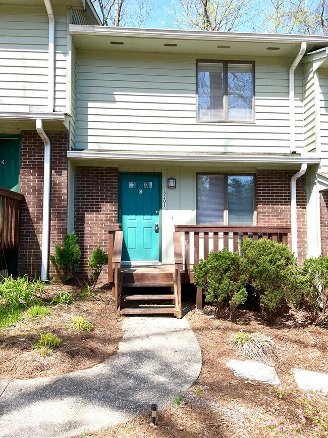 Building Photo - 8201 Terra Dr
