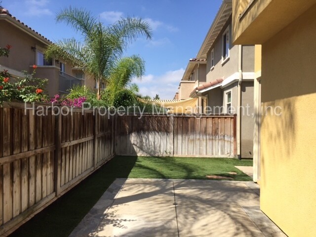 Building Photo - 1652 Orchid Way