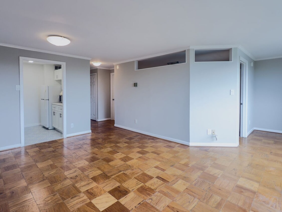 Sun filled top Floor Junior One Bedroom ne... - New Price 1,575. Sunny Top Floor Junior On...