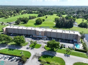 Building Photo - 5100 SW 90th Ave