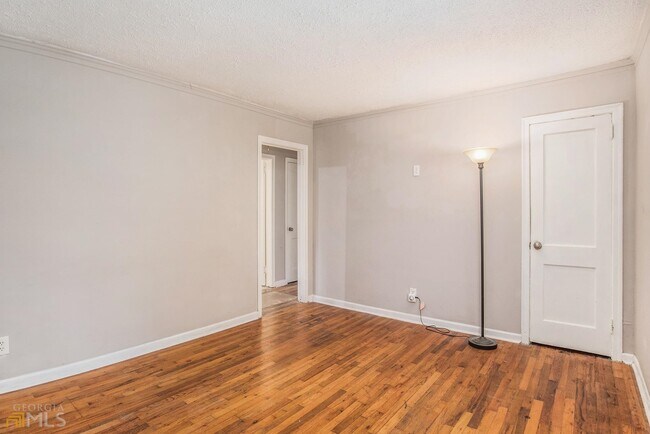Foto del edificio - 1386 Kennesaw Dr NW