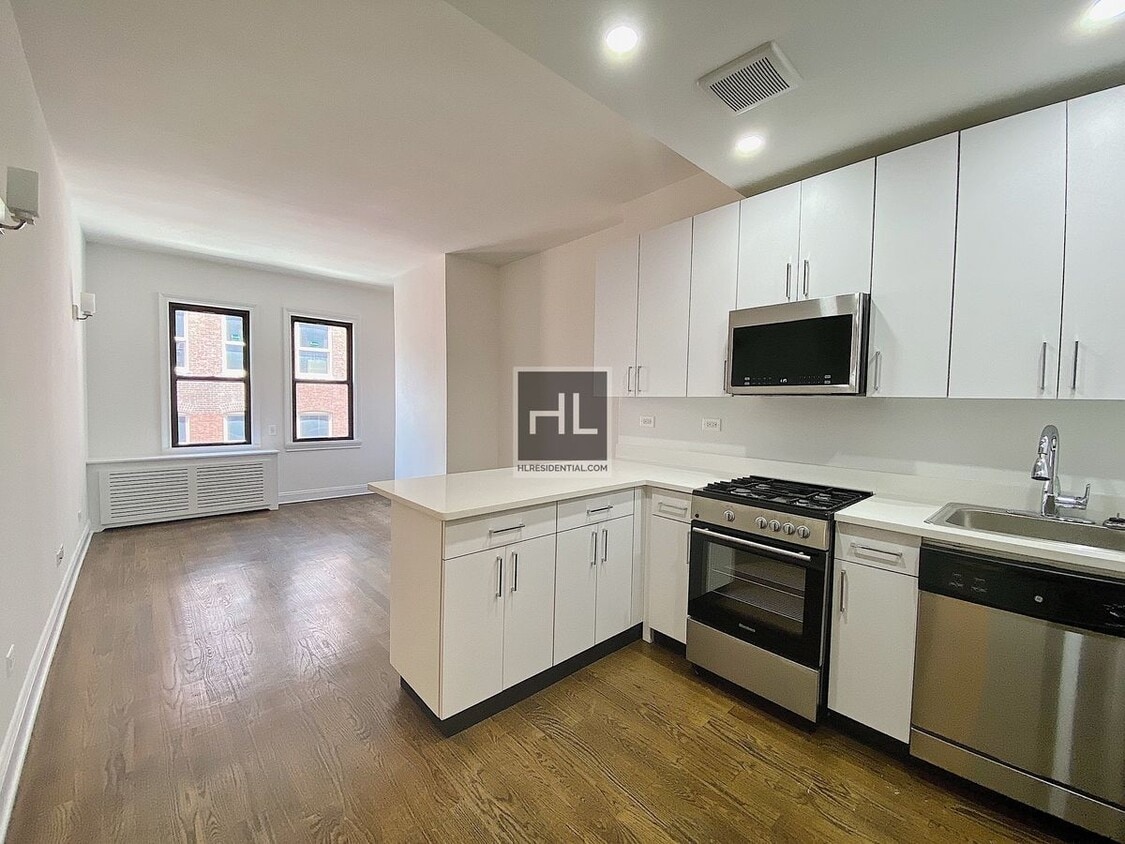 Primary Photo - STUNNING West 22 Street Studio !!
