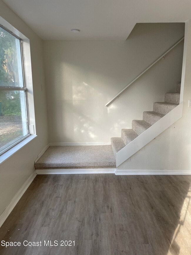 Building Photo - 107 Woodland Dr