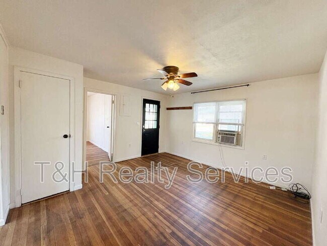 Foto del edificio - 117 W Ash St