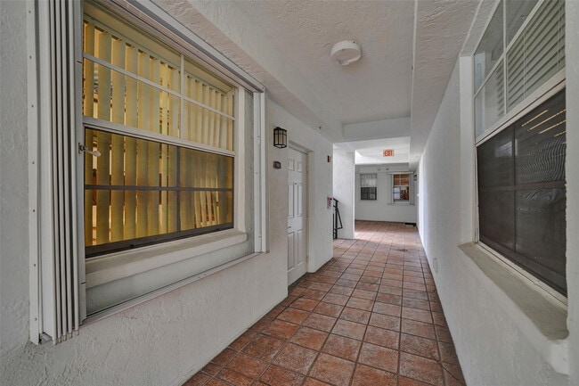 Building Photo - 3105 NE 184th St