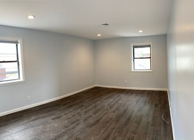 Foto del edificio - 9249 Kennedy Blvd