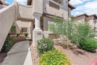 Building Photo - 1419 Santa Margarita St