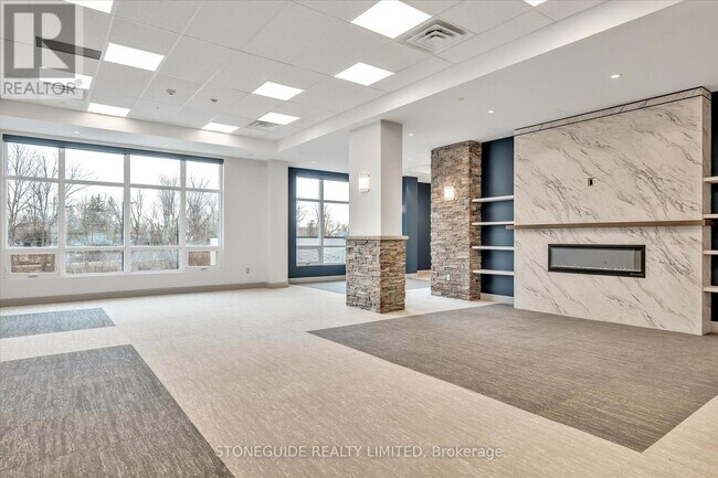 Building Photo - 555 Bonaccord St