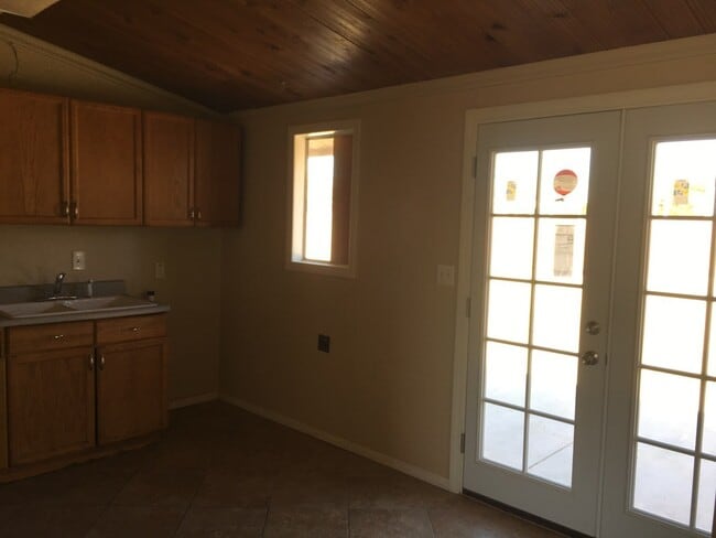 Building Photo - 45524 Gadsden Ave