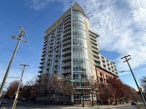 Building Photo - 505 E 6th St