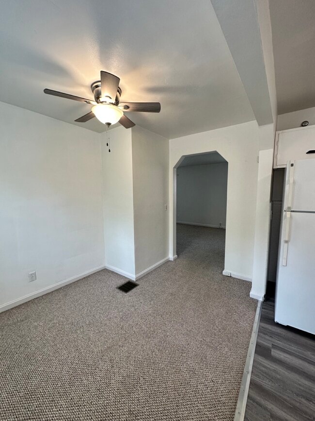 Building Photo - 2631 Bremont Ave