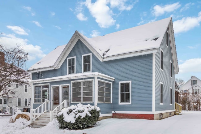 Building Photo - 2 Elmwood St