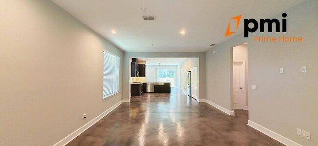 Building Photo - Charming & Spacious Home in one of Clermont’s most desirable neighborhoods.
