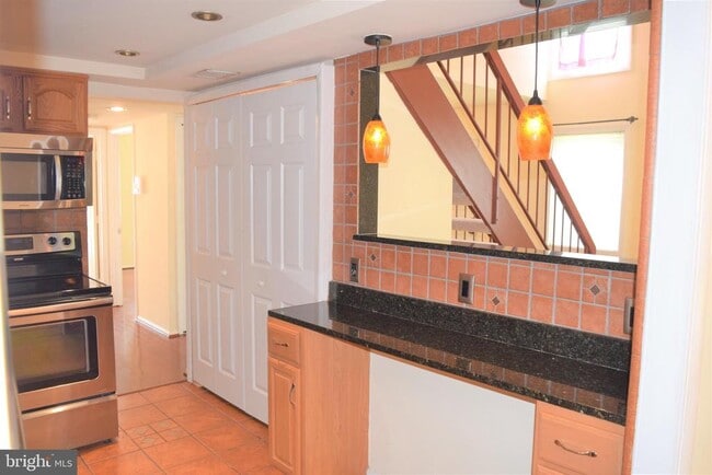 Building Photo - 39 Carolina Ct