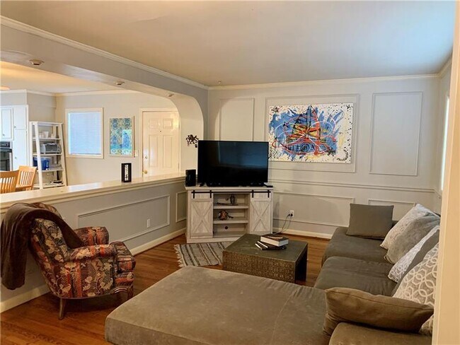 Foto del edificio - 2845 Shady Valley Dr NE