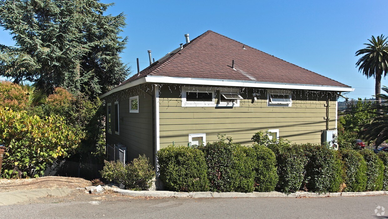 Building Photo - 2-2A Prospect Dr