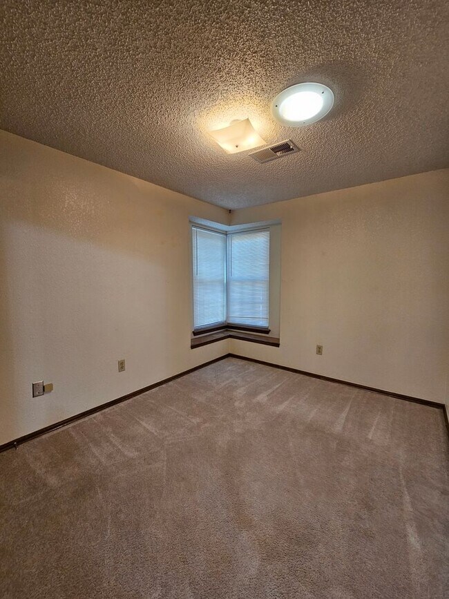 Foto del edificio - 2116 Westmore Dr