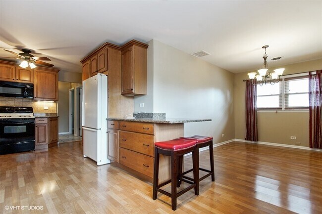 Building Photo - 847 Heritage Dr