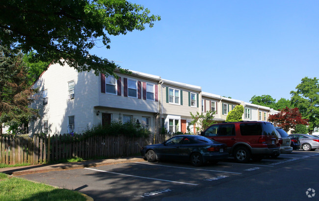 Townhome - The Glen at White Pines