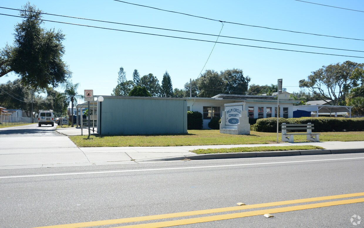 Foto principal - Palm Circle Community