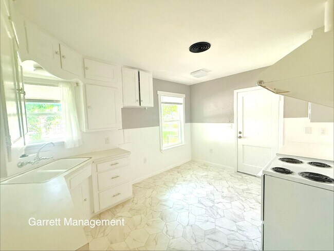 Foto del edificio - Beautiful 2/1 House for Rent in Lampasas, TX