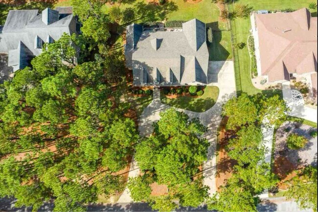 Building Photo - 539 Summerlea Dr