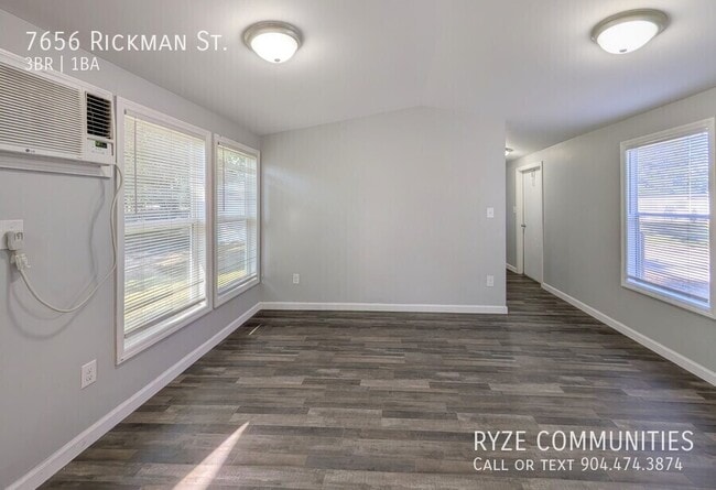 Foto del edificio - 7656 Rickman St