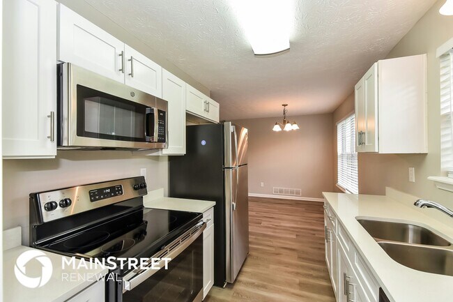 Building Photo - 75 Beechwood Ln