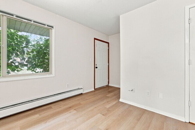 Foto del edificio - 530-530 Laurel St