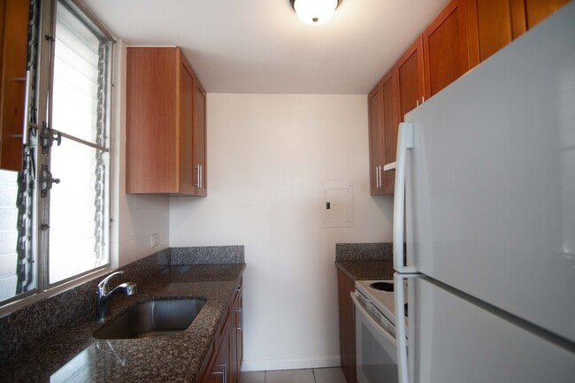 Building Photo - 94-494 Farrington Hwy