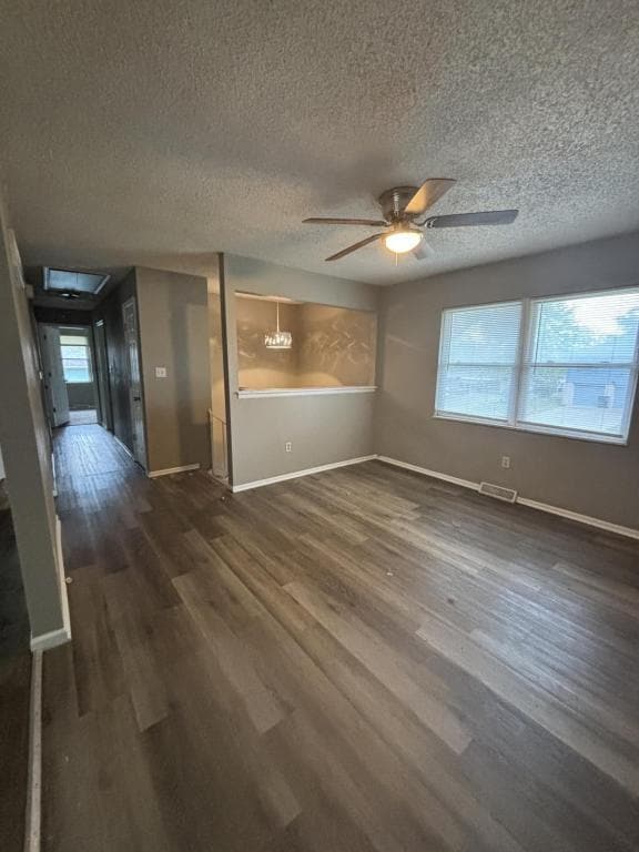 Building Photo - 2105 SW 5th St