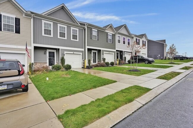 Building Photo - 130 Maple Run Dr